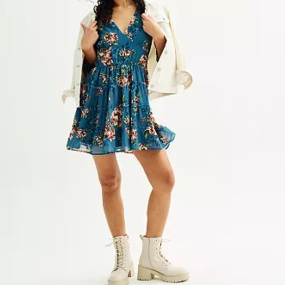 Dress Speechless Three Quarter Sleeve Skater Blue Floral Medium Juniors NEW - Picture 3 of 16